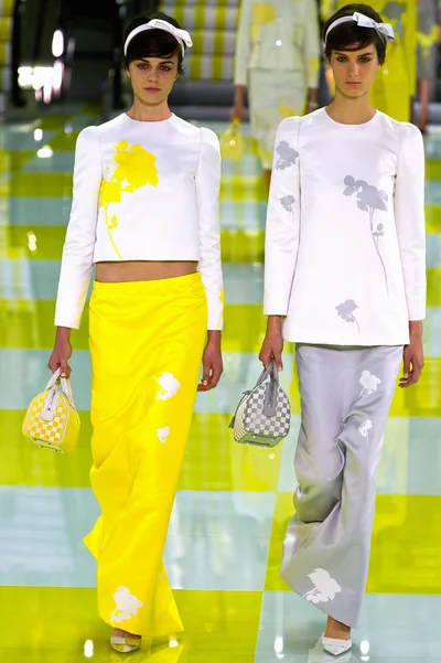 Look 15